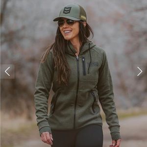 Womens mtn ops jacket nwt m